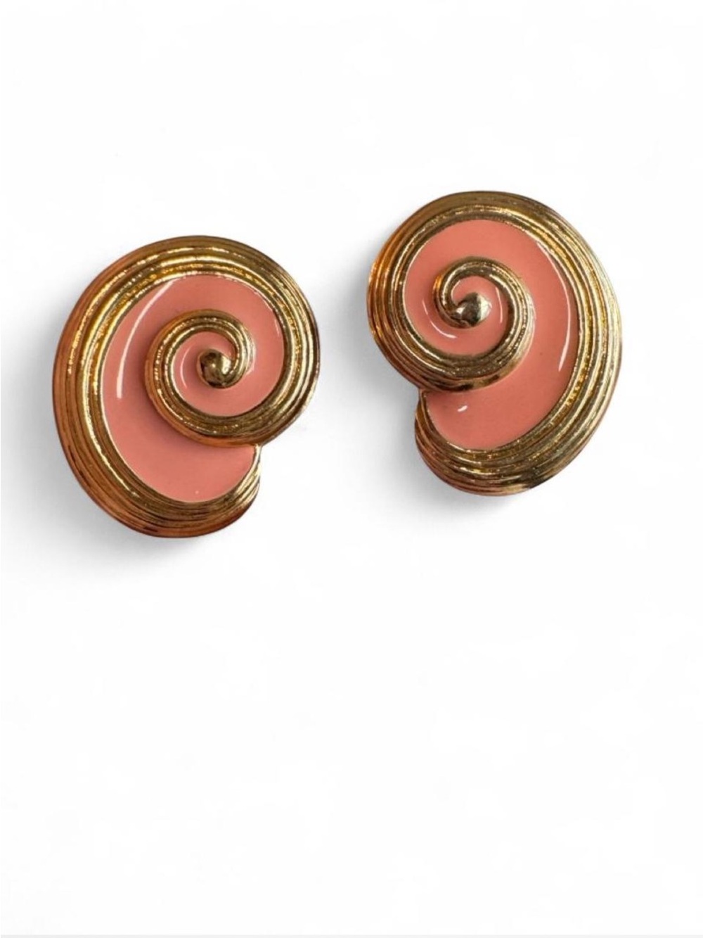 Vintage Avon Island Conch Shell Gold Tone & Peach Enamel Pierced Post Earrings - Picture 3 of 8